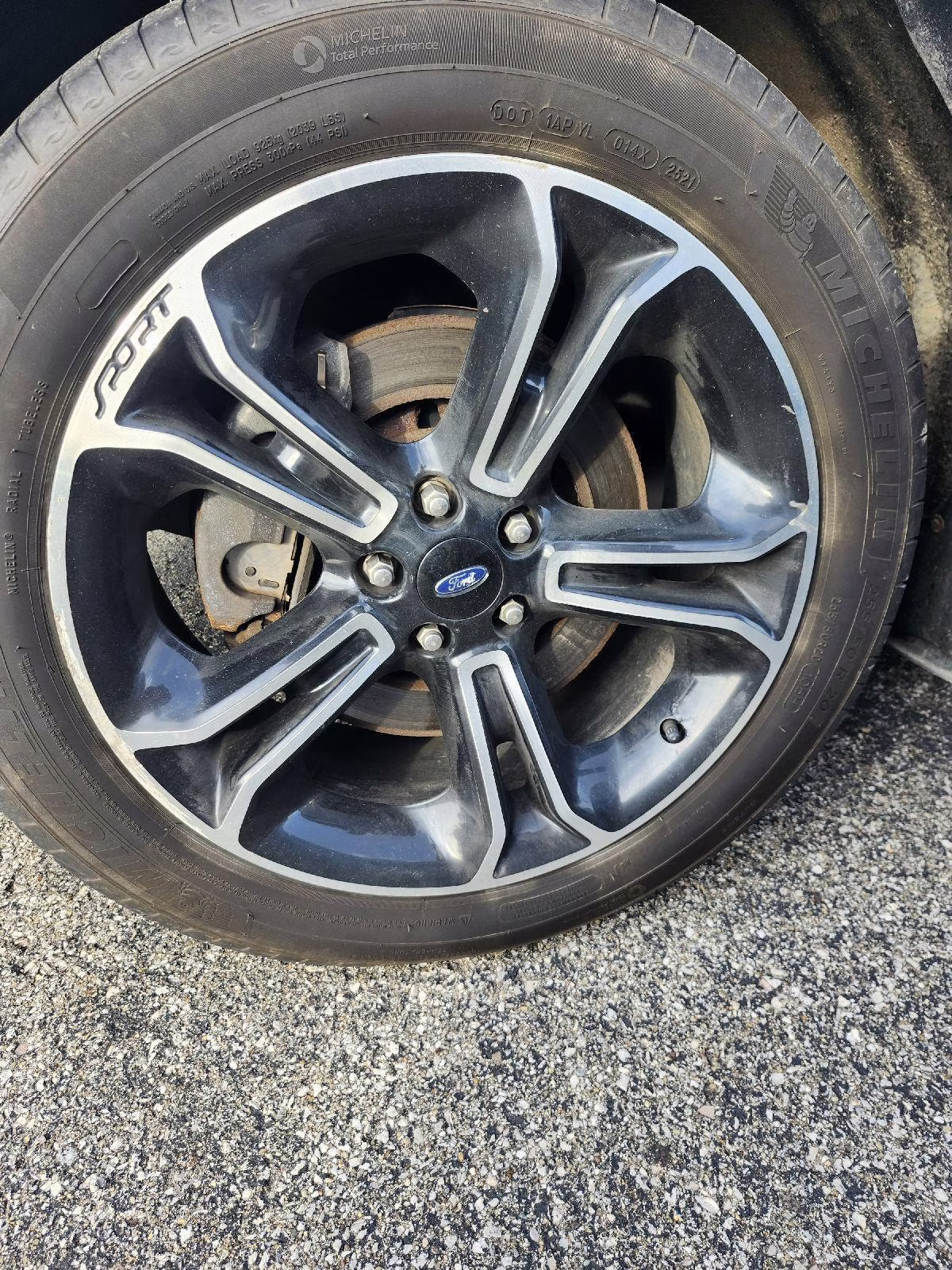 2015 Magnetic Metallic Ford Explorer Sport 4X4 SUV