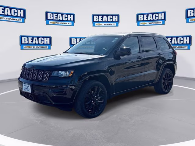 2021 Diamond Black Crystal Pearlcoat Jeep Grand Cherokee Laredo X 4X4 SUV