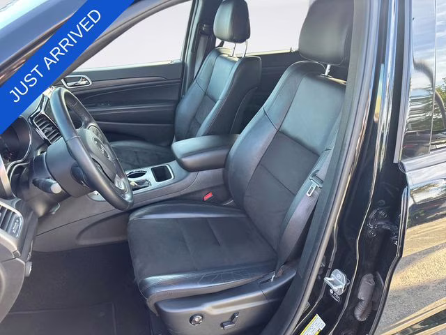 2021 Diamond Black Crystal Pearlcoat Jeep Grand Cherokee Laredo X 4X4 SUV