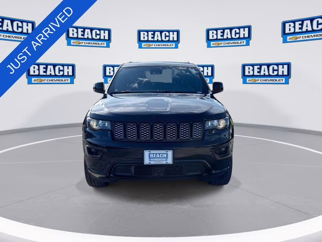 2021 Diamond Black Crystal Pearlcoat Jeep Grand Cherokee Laredo X 4X4 SUV