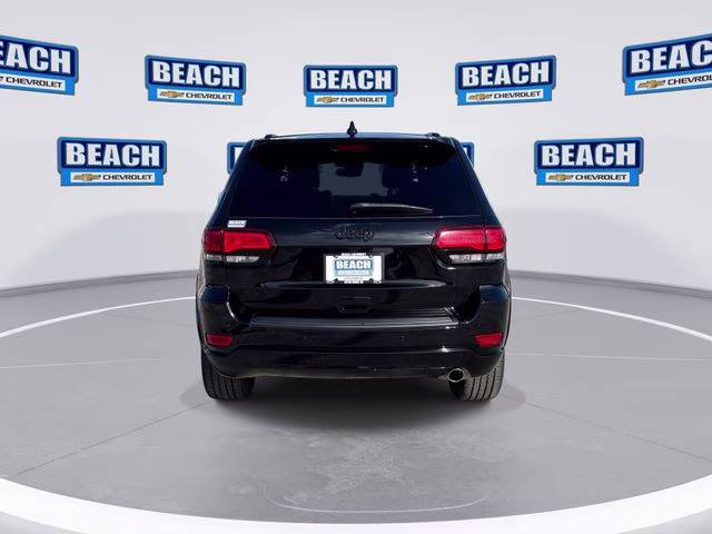 2021 Diamond Black Crystal Pearlcoat Jeep Grand Cherokee Laredo X 4X4 SUV