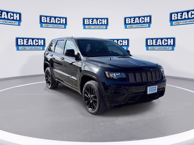 2021 Diamond Black Crystal Pearlcoat Jeep Grand Cherokee Laredo X 4X4 SUV