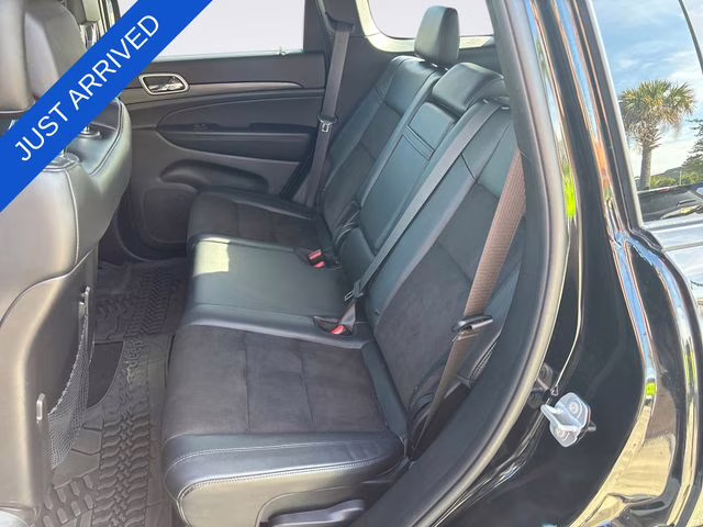 2021 Diamond Black Crystal Pearlcoat Jeep Grand Cherokee Laredo X 4X4 SUV