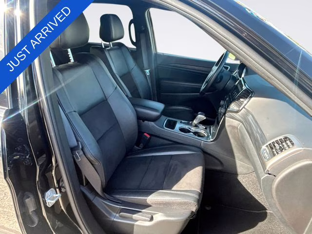 2021 Diamond Black Crystal Pearlcoat Jeep Grand Cherokee Laredo X 4X4 SUV