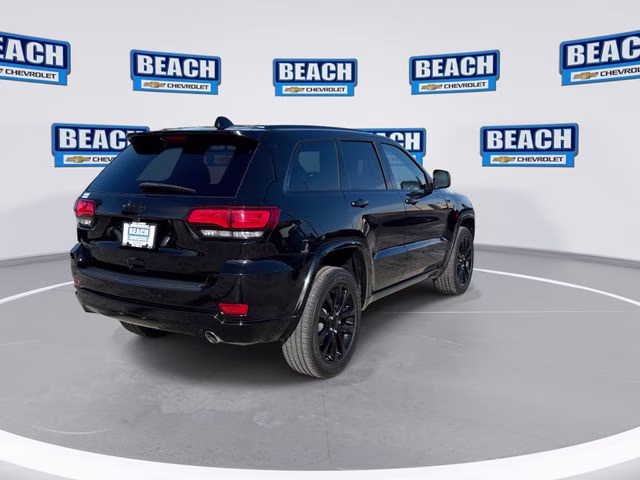 2021 Diamond Black Crystal Pearlcoat Jeep Grand Cherokee Laredo X 4X4 SUV