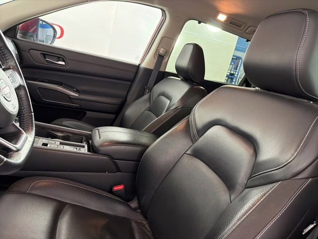 2022 Scarlet Nissan Pathfinder SL FWD SUV