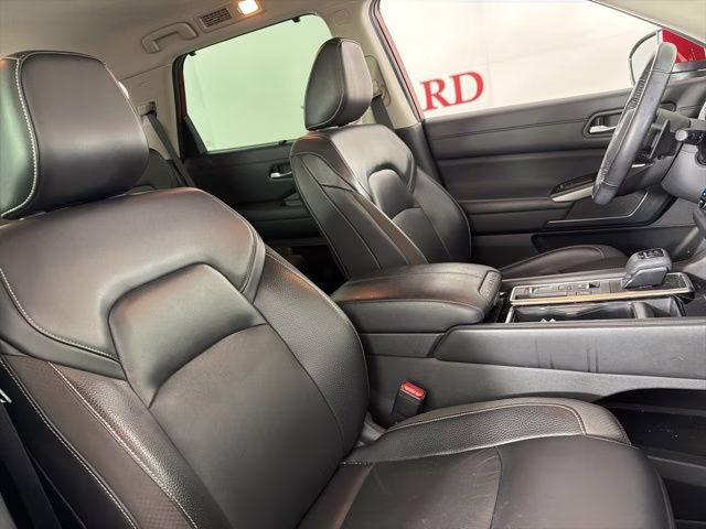 2022 Scarlet Nissan Pathfinder SL FWD SUV