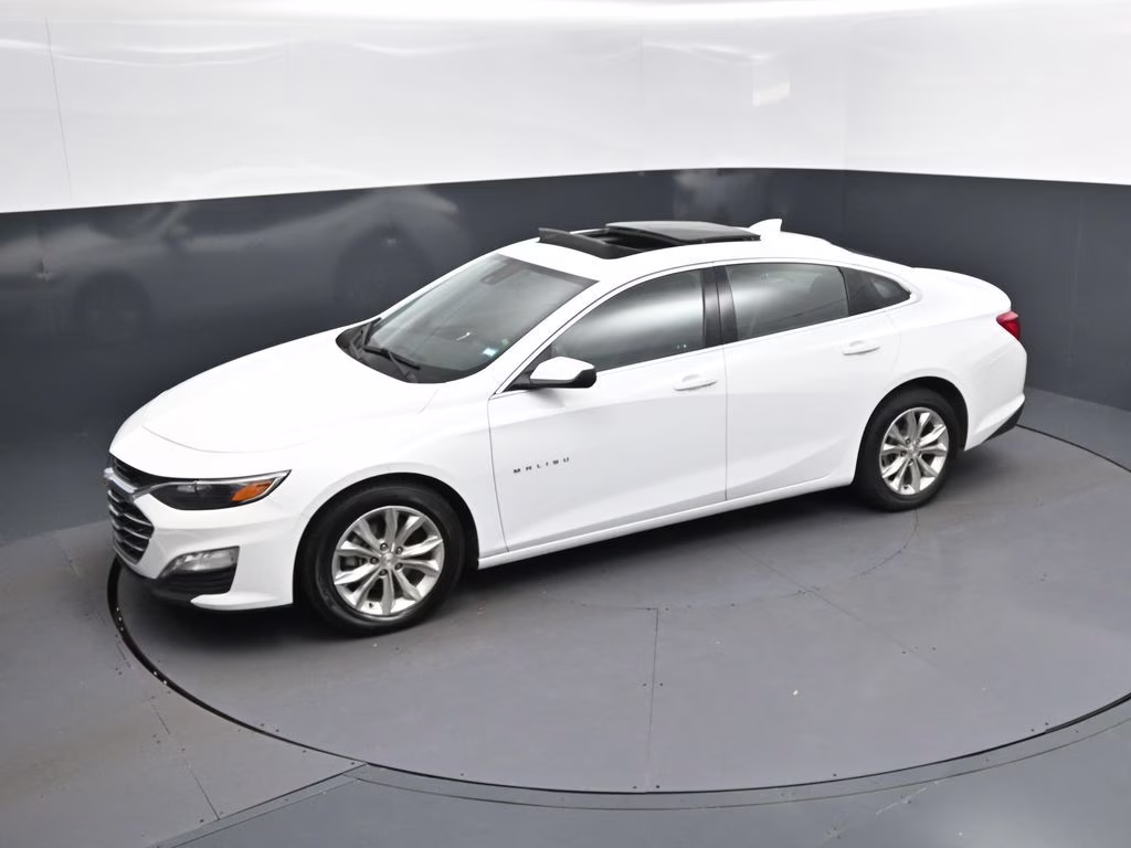 2024 Summit White Chevrolet Malibu LT FWD Sedan