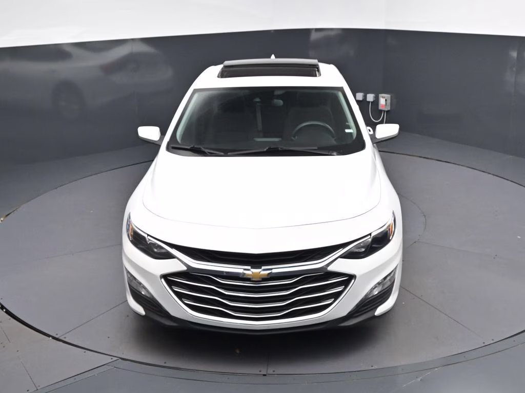 2024 Summit White Chevrolet Malibu LT FWD Sedan