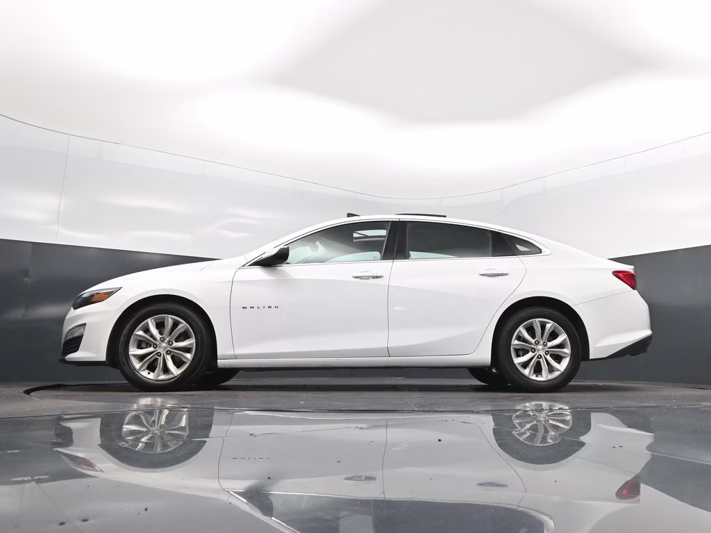 2024 Summit White Chevrolet Malibu LT FWD Sedan