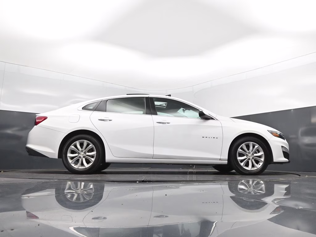 2024 Summit White Chevrolet Malibu LT FWD Sedan