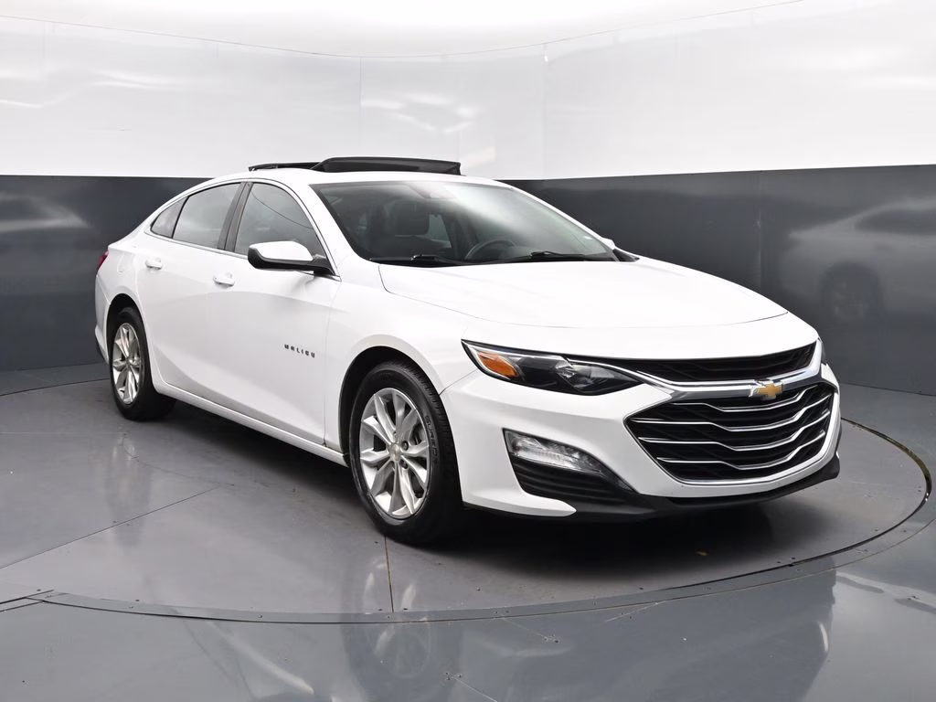 2024 Summit White Chevrolet Malibu LT FWD Sedan