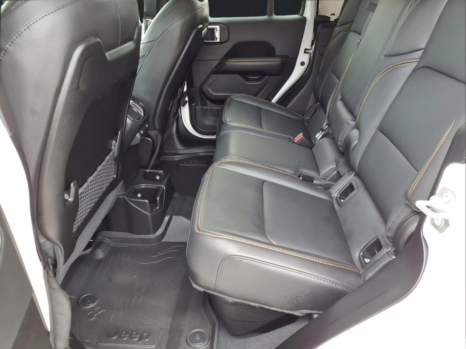 2025 Bright White Clearcoat Jeep Gladiator High Tide 4X4 Truck