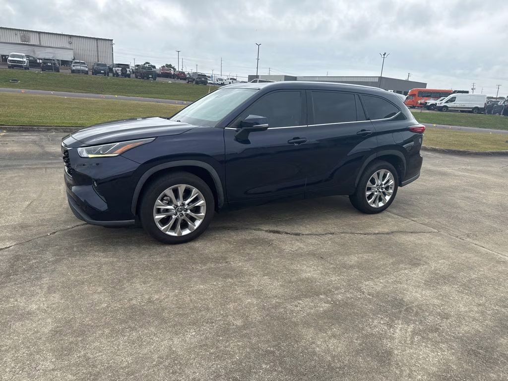 2021 Blueprint Toyota Highlander Limited FWD SUV