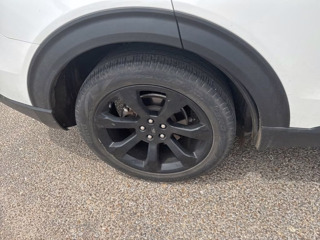 2023 Star White Metallic Tri-Coat Ford Explorer ST-Line RWD SUV