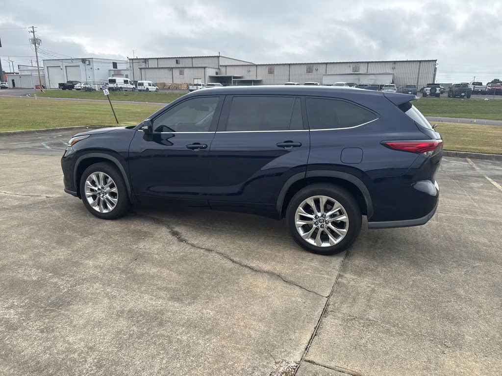 2021 Blueprint Toyota Highlander Limited FWD SUV