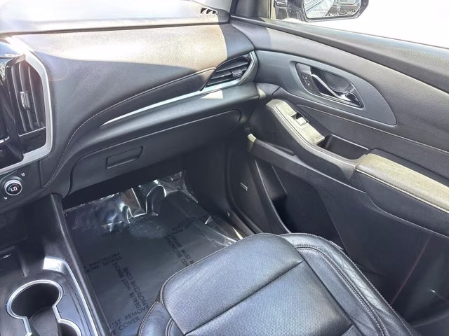 2019 Mosaic Black Metallic Chevrolet Traverse Premier FWD SUV