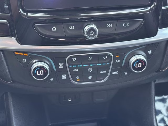 2019 Mosaic Black Metallic Chevrolet Traverse Premier FWD SUV