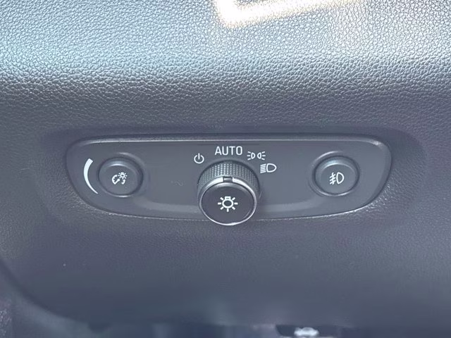2019 Mosaic Black Metallic Chevrolet Traverse Premier FWD SUV