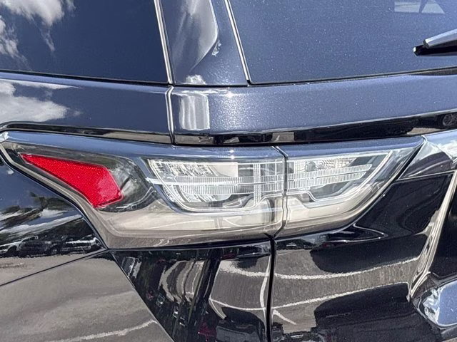 2019 Mosaic Black Metallic Chevrolet Traverse Premier FWD SUV