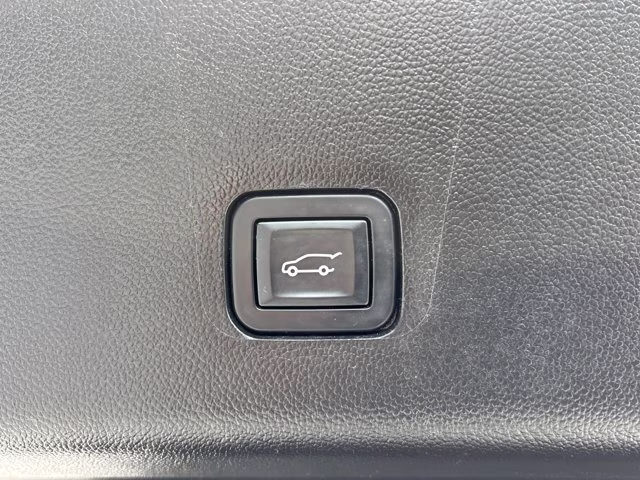 2019 Mosaic Black Metallic Chevrolet Traverse Premier FWD SUV