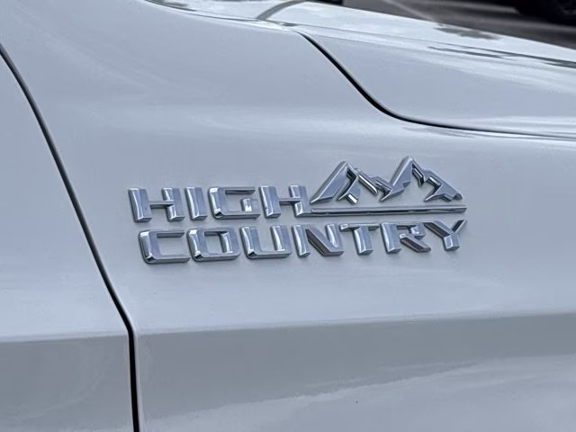 2025 Iridescent Pearl Tricoat Chevrolet Tahoe High Country 4X4 SUV