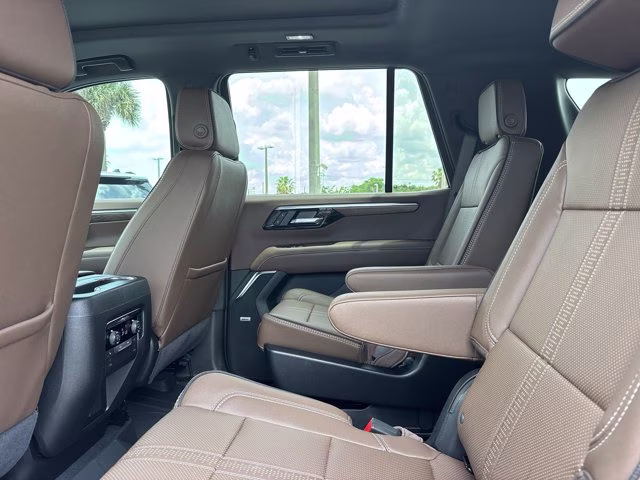 2025 Iridescent Pearl Tricoat Chevrolet Tahoe High Country 4X4 SUV