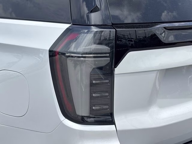2025 Iridescent Pearl Tricoat Chevrolet Tahoe High Country 4X4 SUV