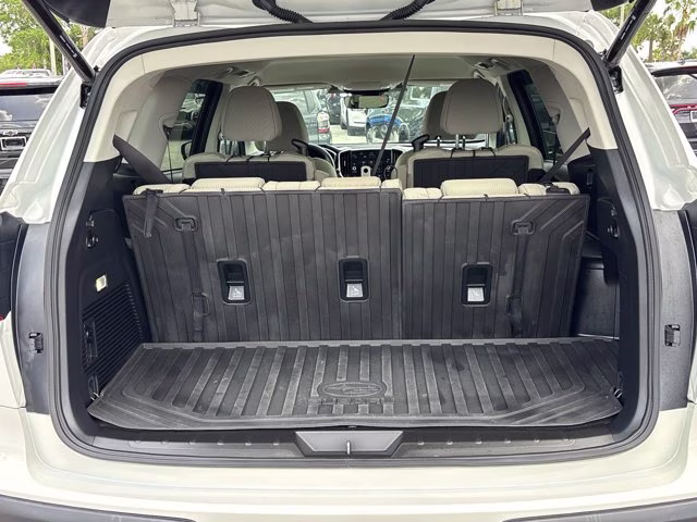 2025 Crystal White Pearl Subaru Ascent Premium AWD SUV