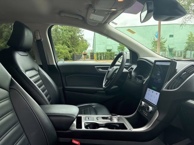 2024 Star White Metallic Tri-Coat Ford Edge SEL AWD SUV