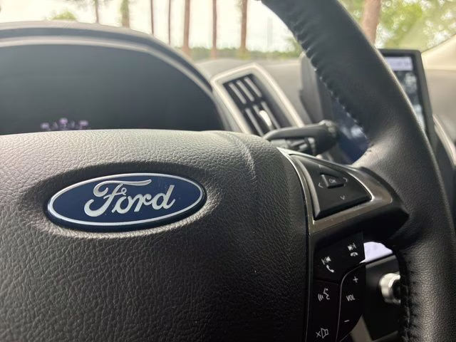 2024 Star White Metallic Tri-Coat Ford Edge SEL AWD SUV