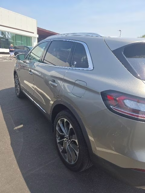 2023 Jewel Sandstone Metallic Premium Colorant Lincoln Nautilus Reserve AWD SUV