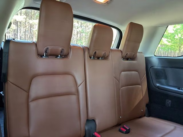 2022 Pearl White Tricoat/Super Black Nissan Pathfinder Platinum 4X4 SUV