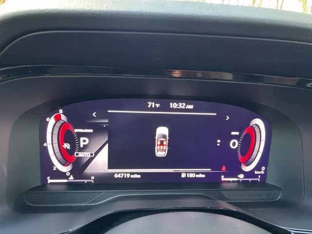 2022 Pearl White Tricoat/Super Black Nissan Pathfinder Platinum 4X4 SUV