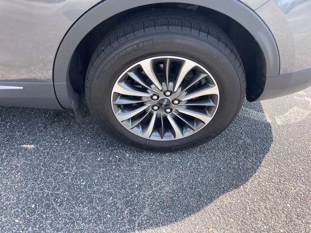 2023 Asher Gray Metallic Clearcoat Lincoln Nautilus Standard FWD SUV