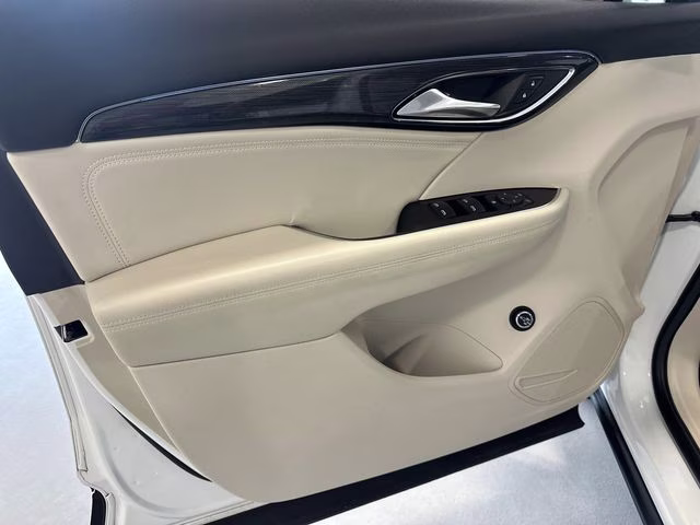 2022 Summit White Buick Envision Preferred FWD SUV