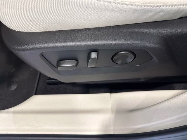 2022 Summit White Buick Envision Preferred FWD SUV