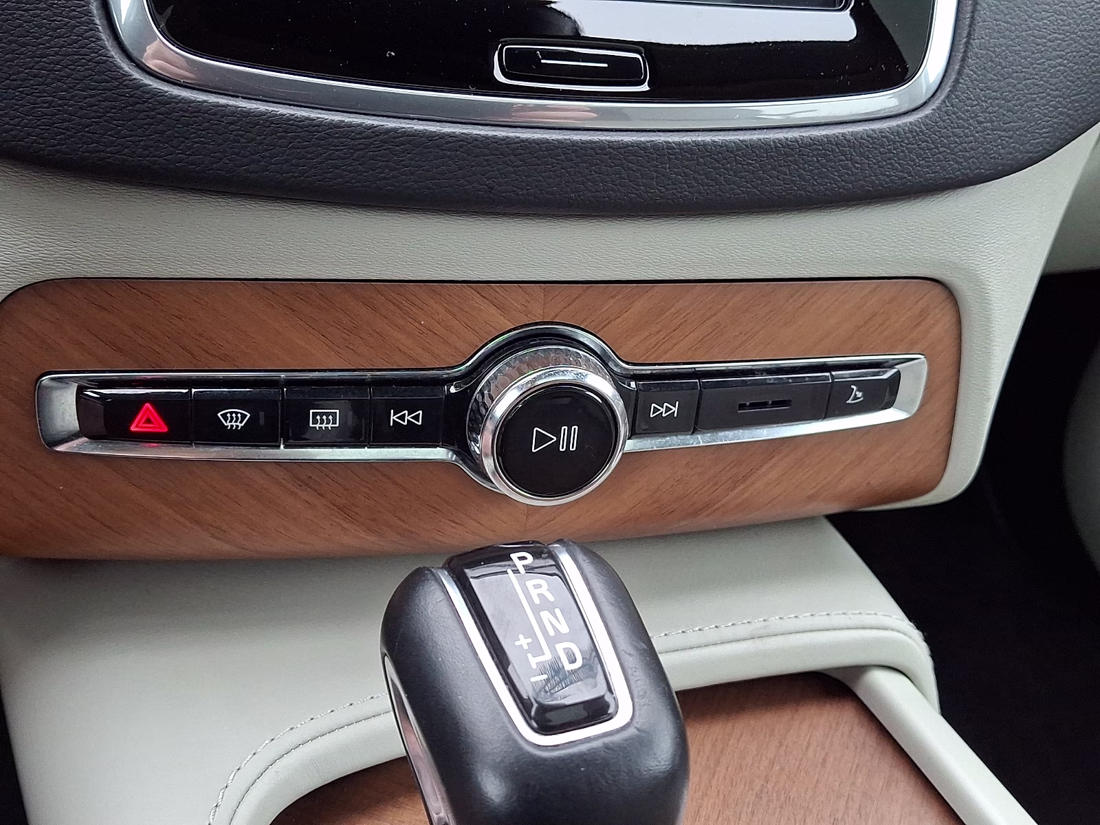 2019 Osmium Grey Metallic - 714 Volvo XC90 T6 Inscription AWD