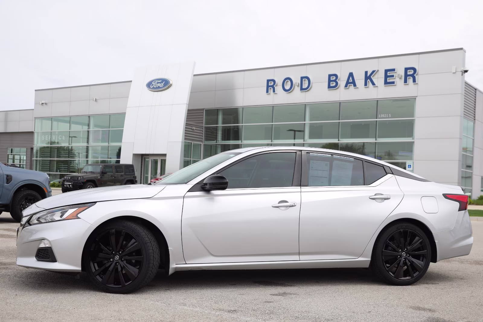 2020 Brilliant Silver Metallic Nissan Altima 2.5 SR FWD Sedan