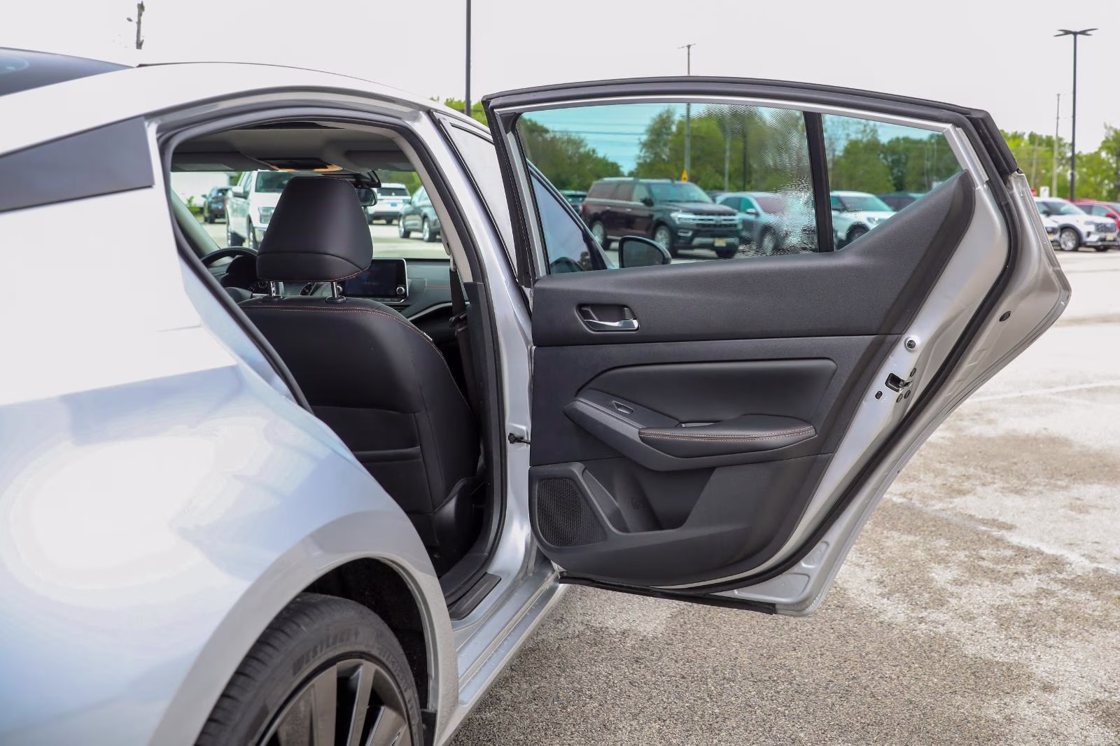 2020 Brilliant Silver Metallic Nissan Altima 2.5 SR FWD Sedan