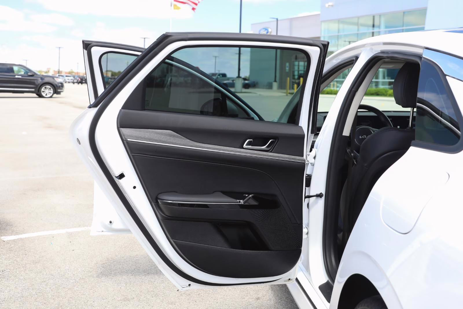 2025 Snow White Pearl Kia K5 EX FWD Sedan