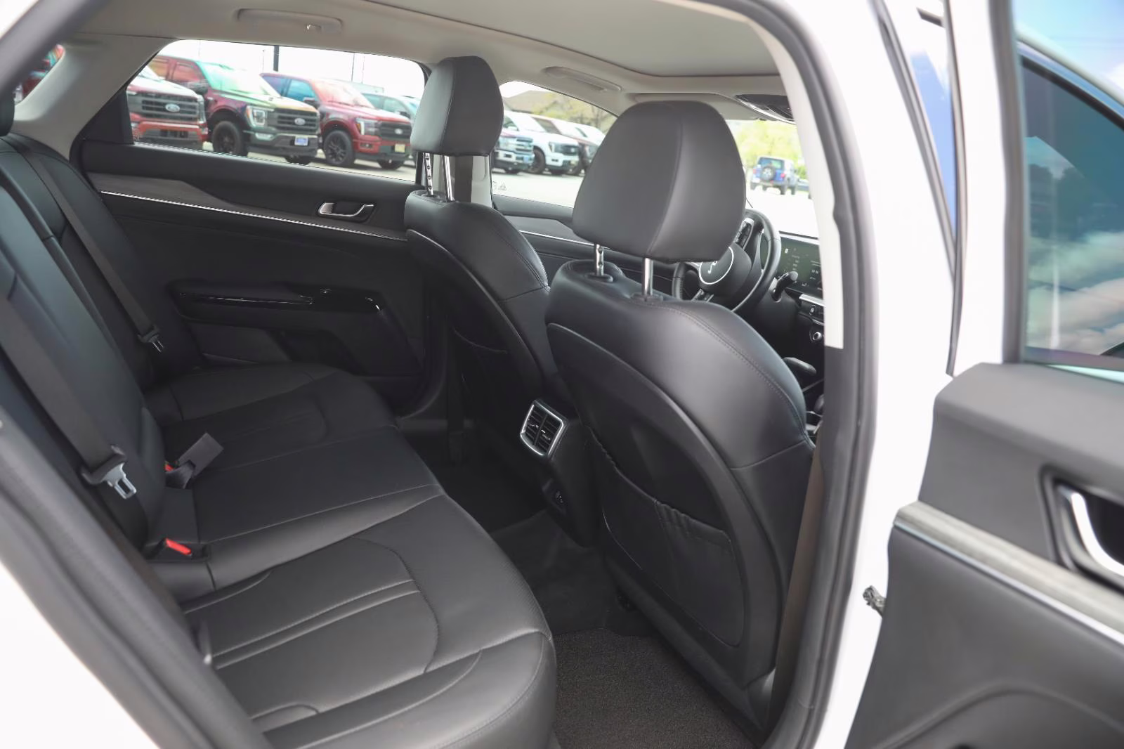 2025 Snow White Pearl Kia K5 EX FWD Sedan