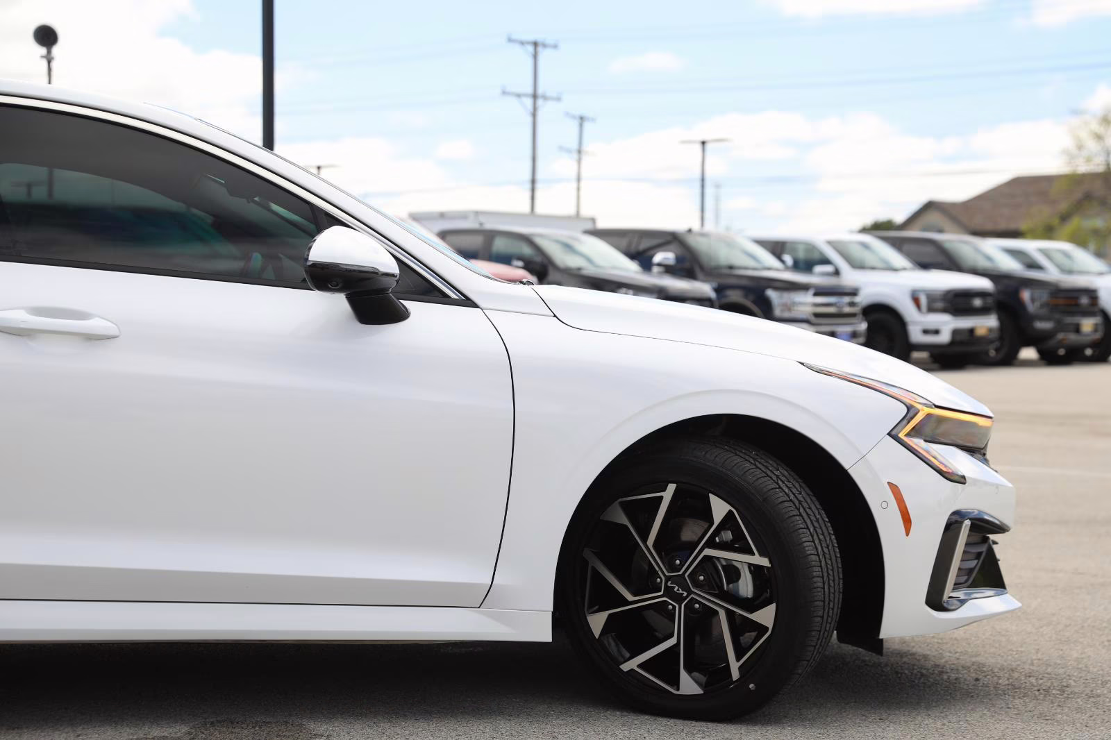 2025 Snow White Pearl Kia K5 EX FWD Sedan
