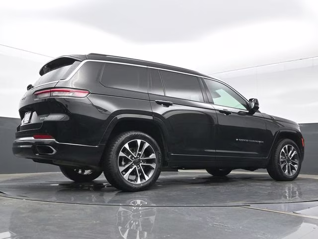 2021 Diamond Black Crystal Pearlcoat Jeep Grand Cherokee L Overland 4X4 SUV