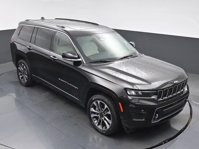 2021 Diamond Black Crystal Pearlcoat Jeep Grand Cherokee L Overland 4X4 SUV