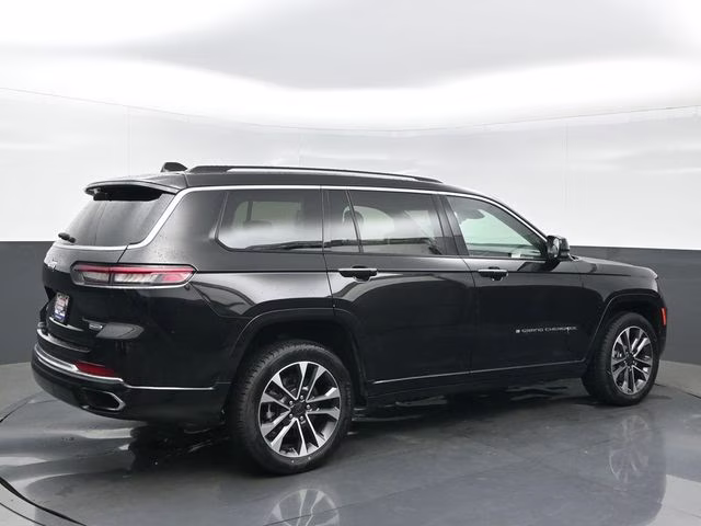 2021 Diamond Black Crystal Pearlcoat Jeep Grand Cherokee L Overland 4X4 SUV