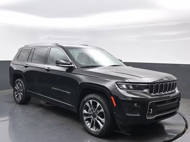 2021 Diamond Black Crystal Pearlcoat Jeep Grand Cherokee L Overland 4X4 SUV