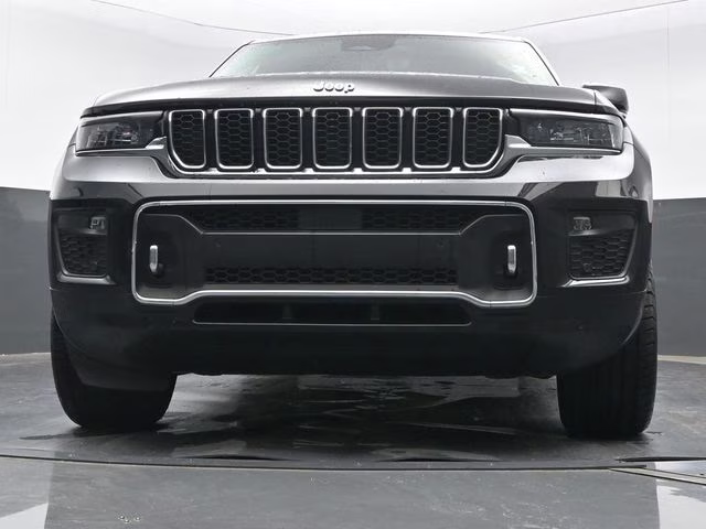 2021 Diamond Black Crystal Pearlcoat Jeep Grand Cherokee L Overland 4X4 SUV