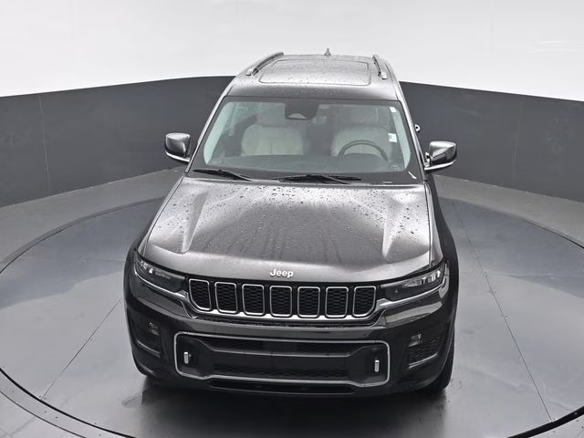 2021 Diamond Black Crystal Pearlcoat Jeep Grand Cherokee L Overland 4X4 SUV