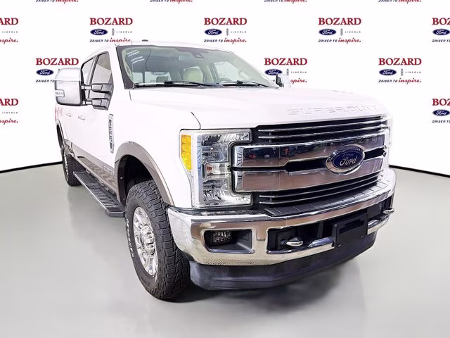2017 White Platinum Ford Super Duty F-250 SRW Lariat 4X4 Truck